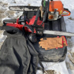 Comparison of gas and battery saws.