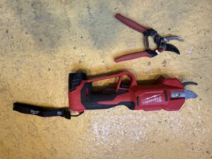 Hand pruner and electric pruner